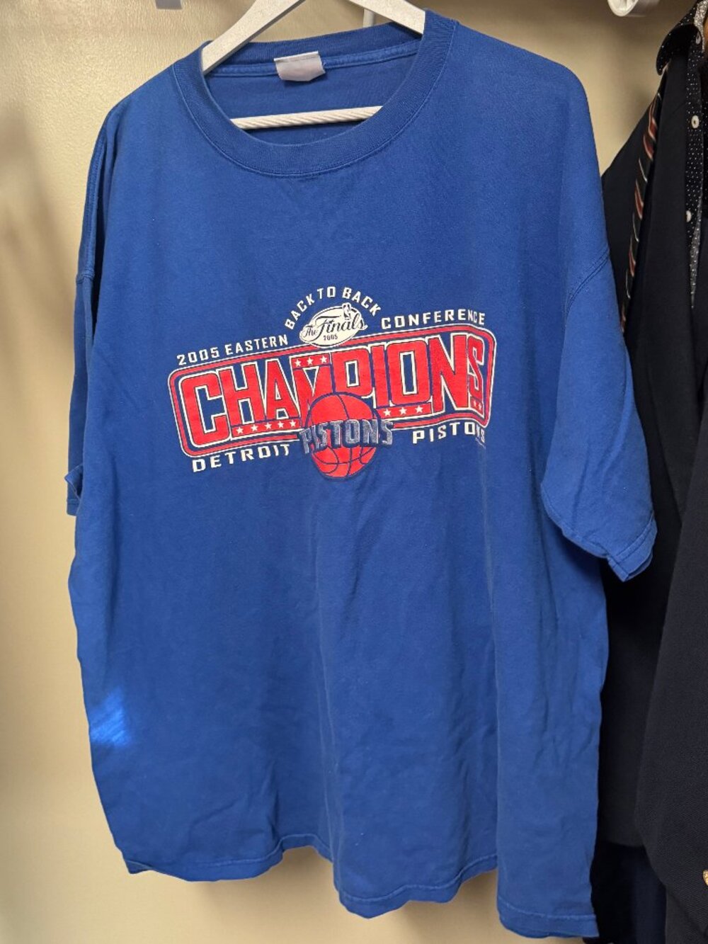 Vintage Y2K Detroit Pistons 2005 Eastern Conference Champions NBA T-Shirt Blue